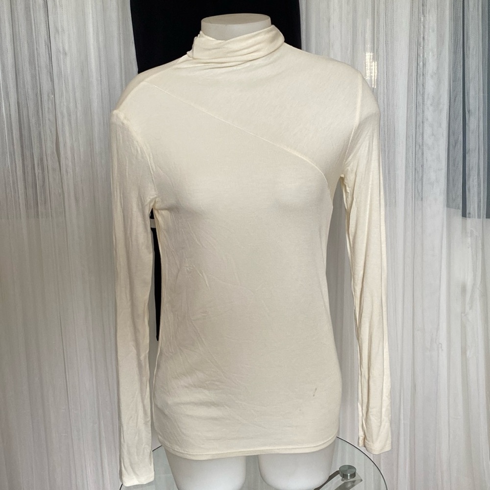 AG Adriano Goldschmied base layer turtleneck, diagonal seem across front Small